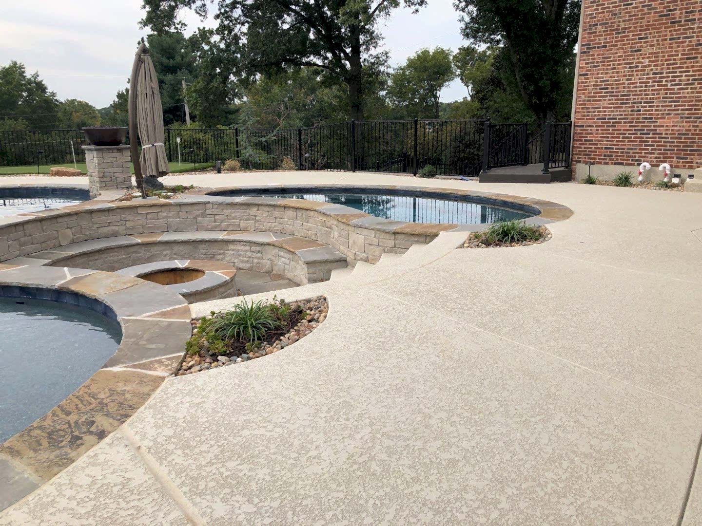 Concrete pool deck