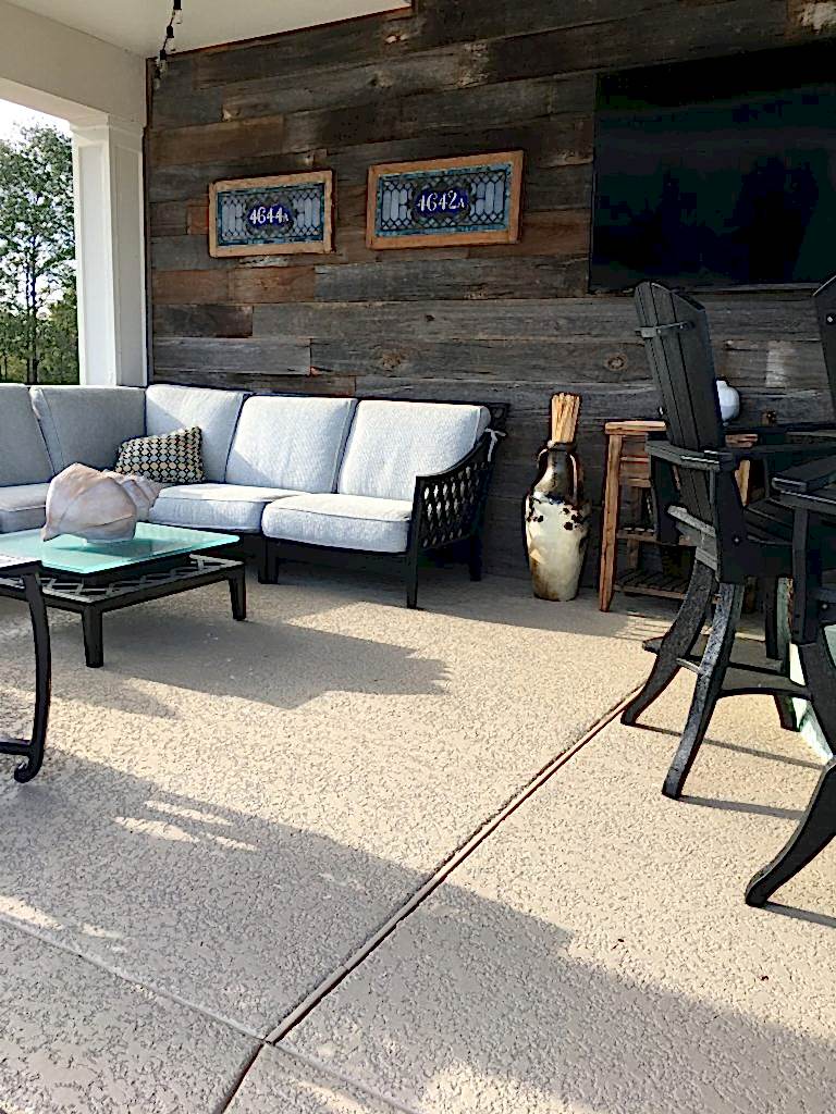 outdoor concrete patio