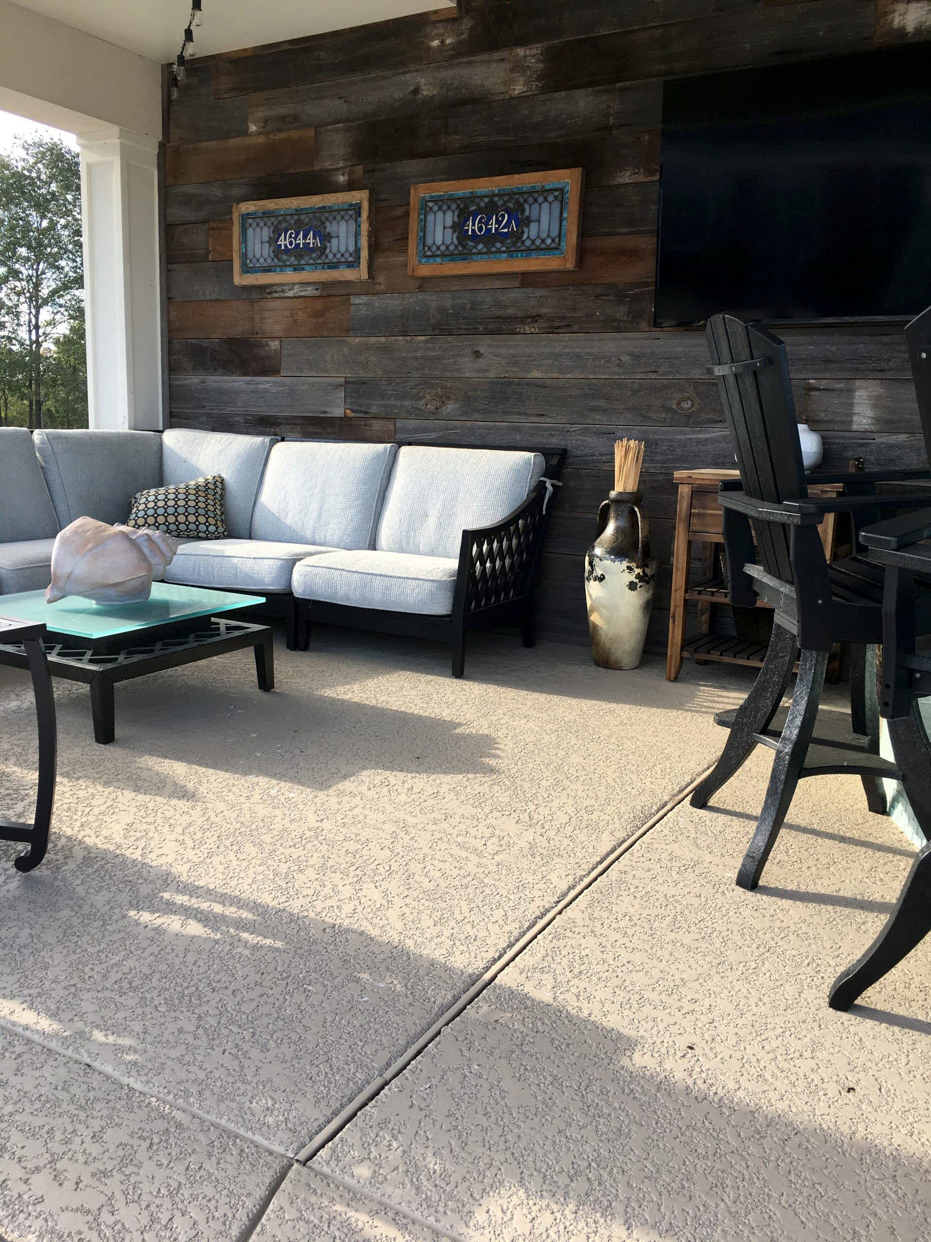 outdoor concrete patio